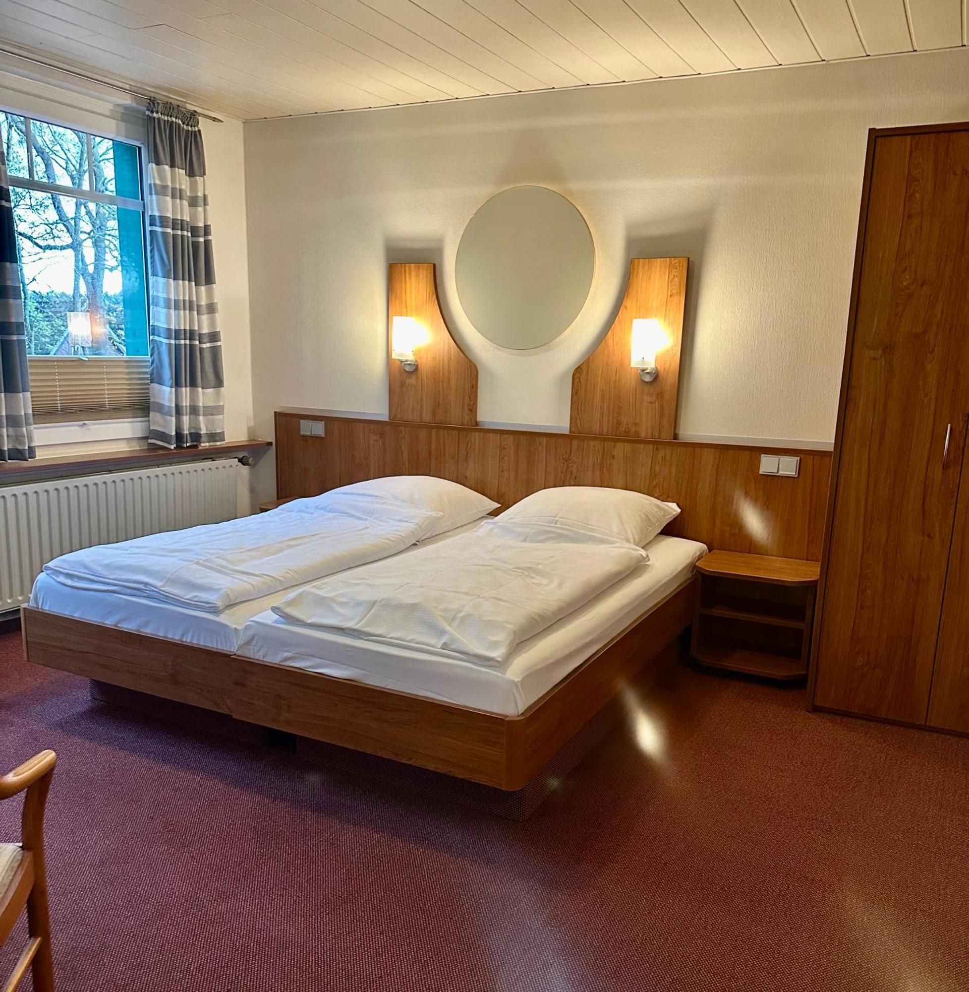 Landgasthof "Zum Gruenen Walde" Nordholz Esterno foto